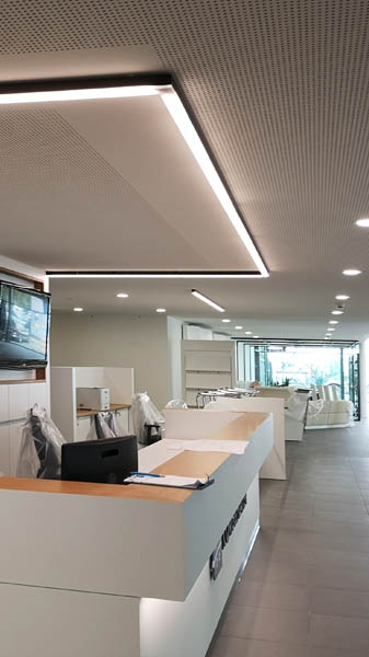 Empfangstresen mit shöner Beleuchtung