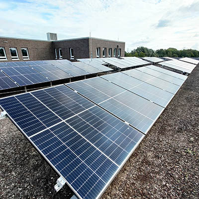 Solarzellen auf einem Dach